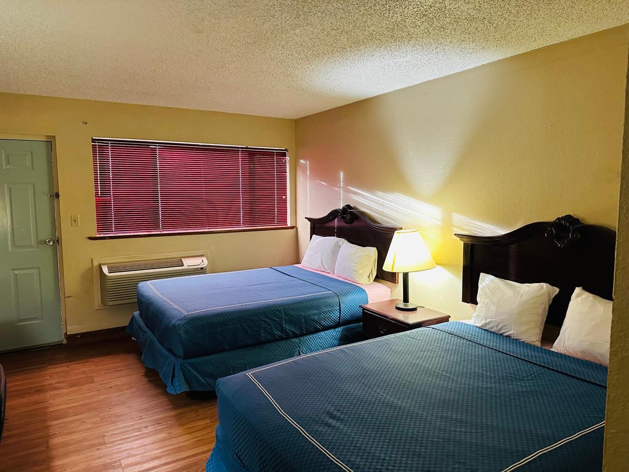 Warrick Plaza Inn Plainview Zewnętrze zdjęcie